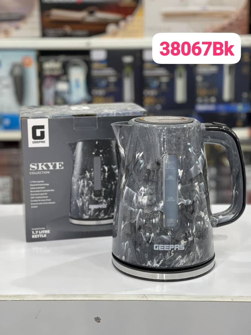 کتری برقی جیپاس مدل GK38067UK ظرفیت ۱.۷ لیتر رنگ مشکی